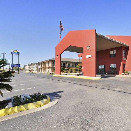 Deluxe Inn San Antonio Near Lackland Afb Exterior photo